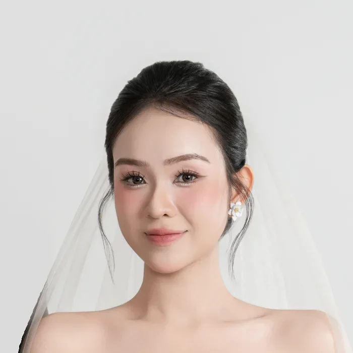 Cô dâu Huỳnh Bích Thảo